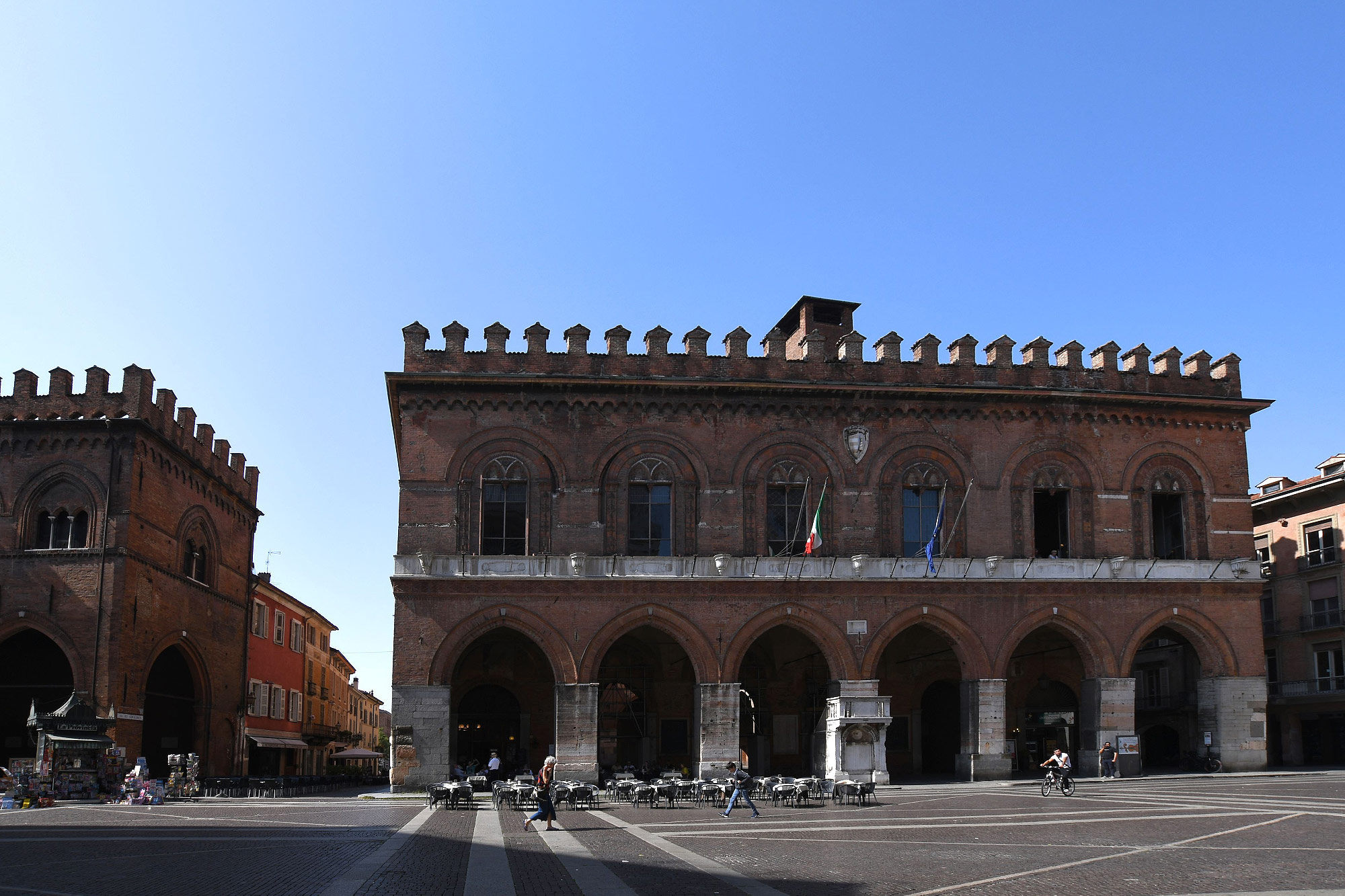 Cremona (Photo license: CC BY 2.0)